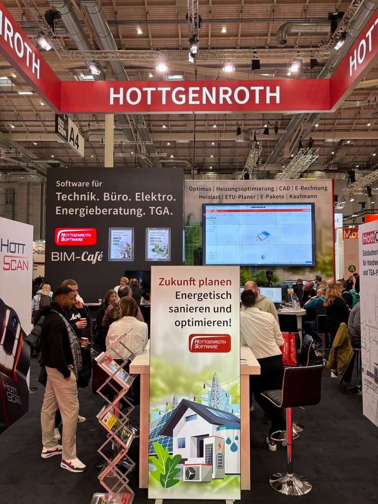 Hottgenroth-Messestand auf der GET Nord 2024 mit Besuchern, Beratungsplätzen und Softwarevorführung